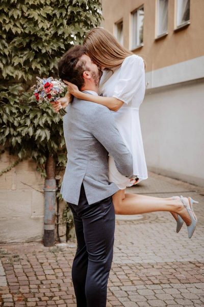 Angela di Benedetto Fotografie - Brautpaar draußen